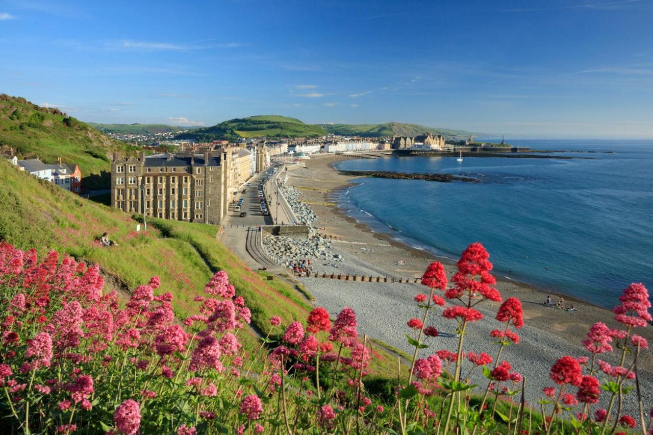 New Central Seafront Apartment- Stunning Sea Views Aberystwyth Exterior photo