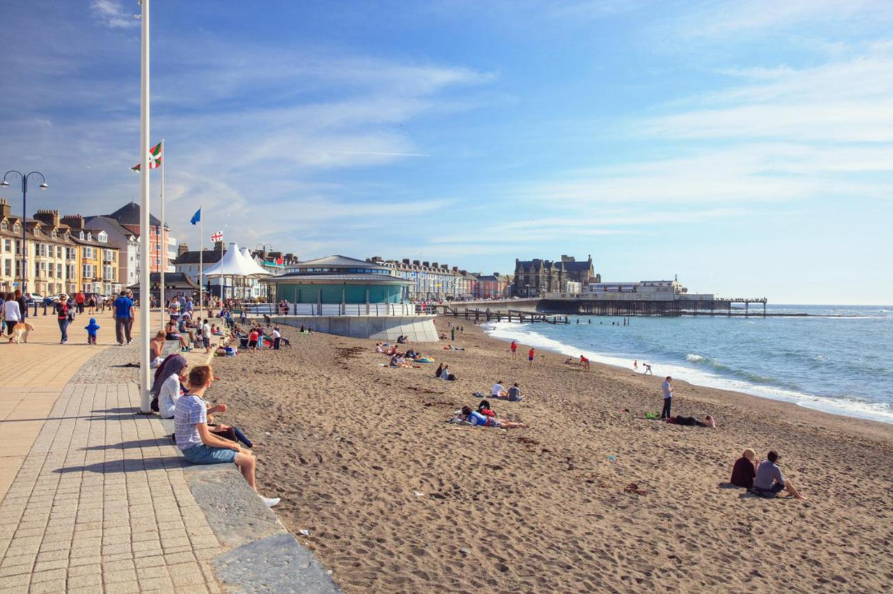 New Central Seafront Apartment- Stunning Sea Views Aberystwyth Exterior photo